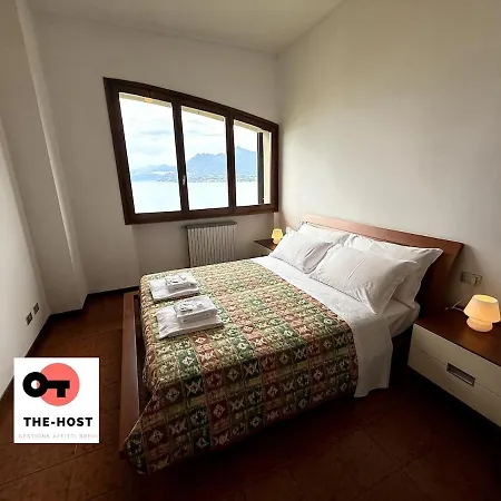 Вилла Between Greenery And The Lake, A In *