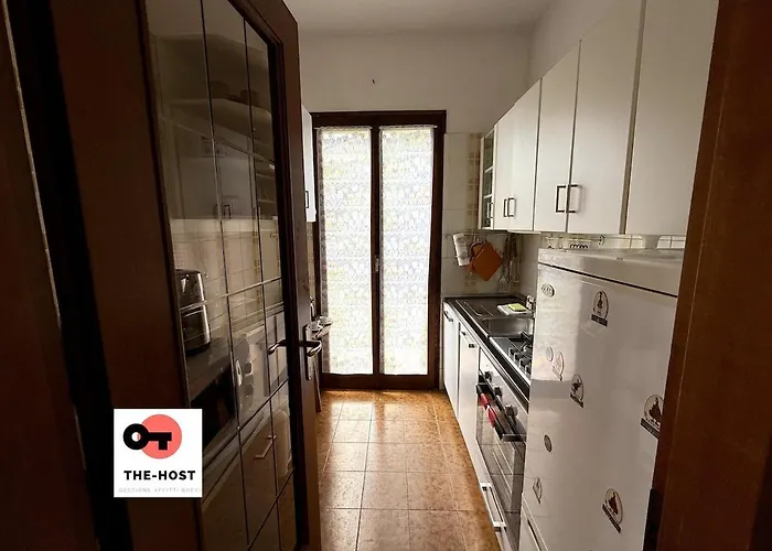 Вилла Between Greenery And The Lake, A In *