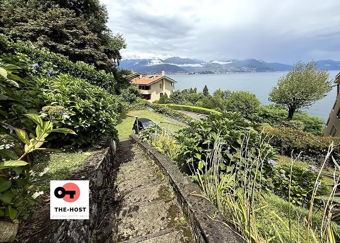 Вилла Between Greenery And The Lake, A In