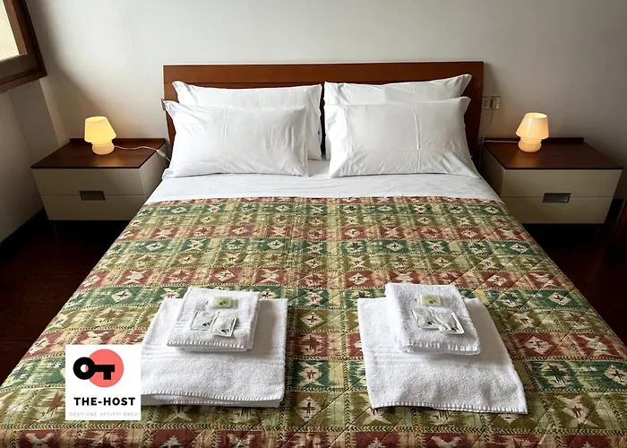 Вилла Between Greenery And The Lake, A In *