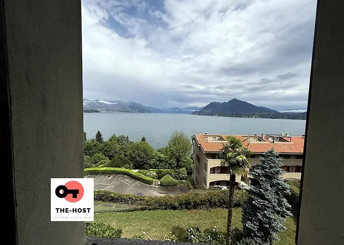 Between Greenery And The Lake, A In Villa *